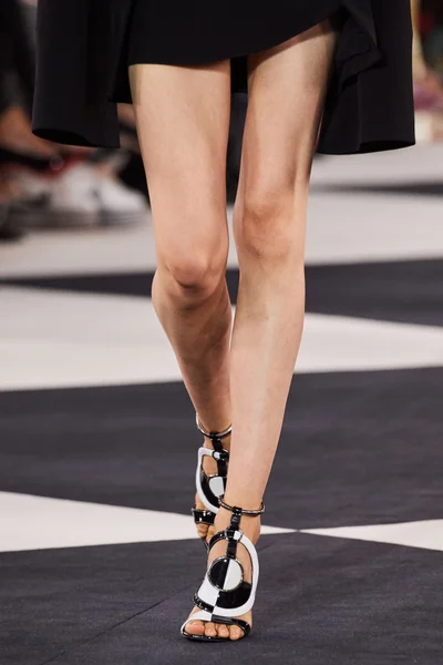 Look 13
